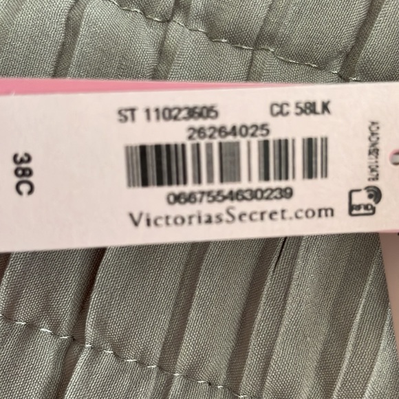 NWT VS SWIM SUIT - Picture 3 of 3